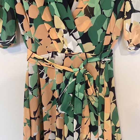 Liz Claiborne MIDI Floral Tye dress, green peach white hint of yellow, SZ 8. EC - Picture 4 of 6